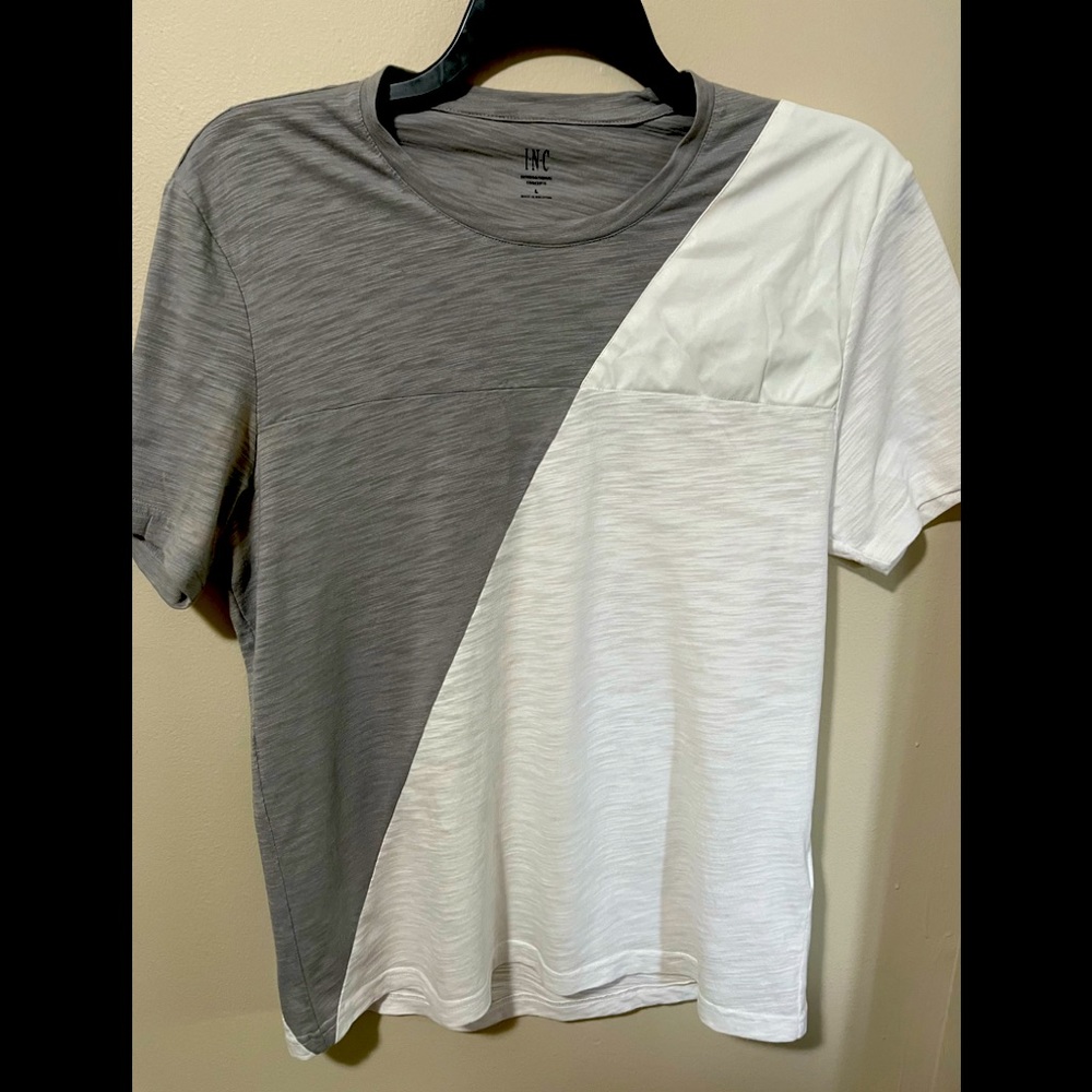 INC Gray/White Tee-Large